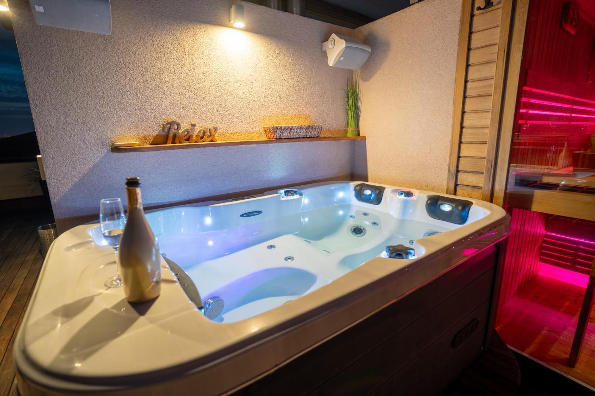 Luxury Rooftop Appartment With Fantastic Views ปราก ภายนอก รูปภาพ